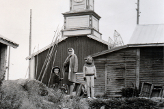 Mats, Kerstin och Kristina Myrberg i Haparande 1964 på besök hos mormor och morfar.