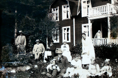 Familjen Staverfelt med vänner.