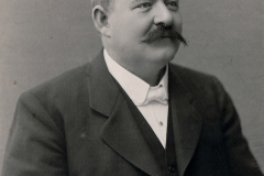 Anton Staverfelt.