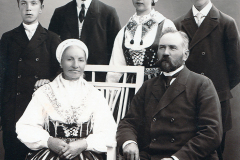Familjen Myrberg, cirka 1910. Barnen fr vänster, August, Eric, Anna och Axel.