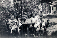 Nils Myrberg längst t höger, cirka 1933.